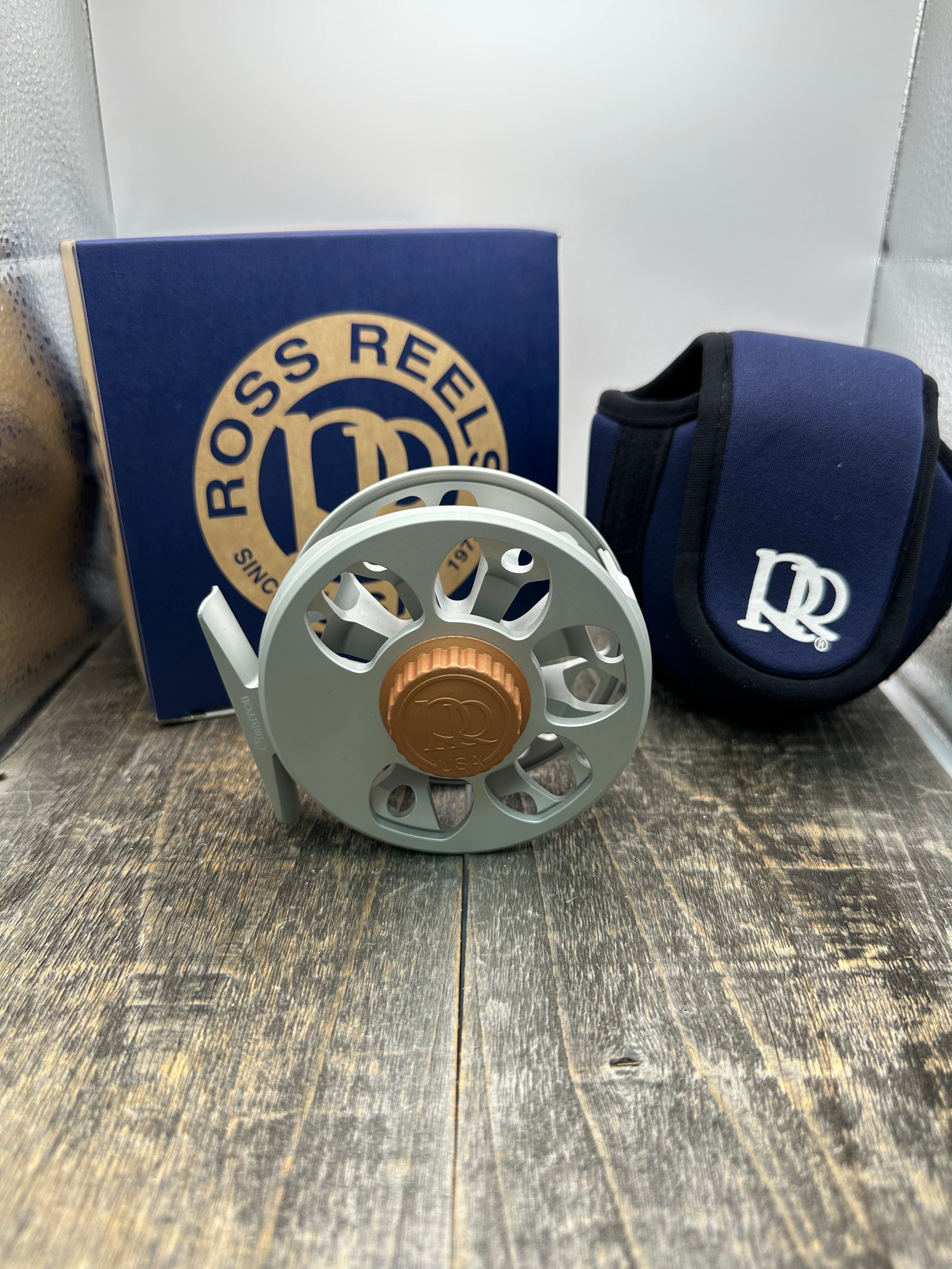 Ross Reels Cimarron Special Edition-Matte Platinum 5/6 Fly Reel